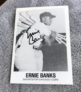 1977 TCMA Renata Galasso Ernie Banks Signed Card. - Picture 1 of 2