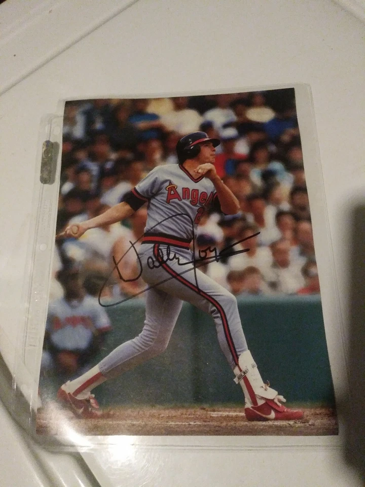 WALLY JOYNER AUTOGRAPHED ROYALS 8X10 PHOTO  - Image 1 of 1