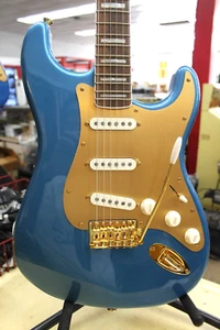 Squier 40th Anniversary Stratocaster Gold Edition Lake Placid Blue Future Classi - Picture 1 of 11