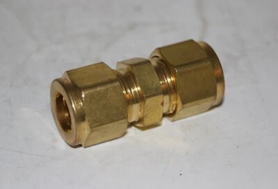 1/2" Tube OD Brass Union Connector Fitting  SSP DuoLok IBD8U - Image 1 of 2
