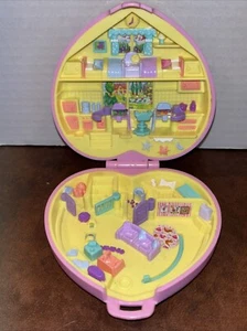 Vintage 1994 Polly Pocket Perfect Playroom Pink Quilted Heart Compact Bluebird - Picture 1 of 16