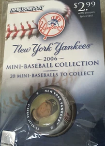 2006 NEW YORK POST DEREK JETER MINI-BASEBALL SAMMLUNG VERSIEGELT NEU IN VERPACKUNG - Bild 1 von 2