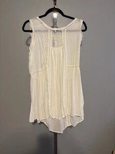 Blusa de encaje fluido de encaje blanco sin mangas Pol talla pequeña - Imagen 1 de 10