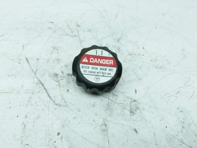 Tapa cuello relleno radiador Honda Shadow Spirit VT750 03 Foto 1 de 4