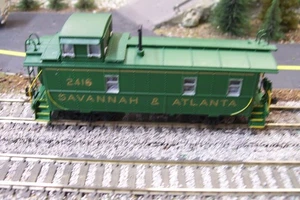 Athearn H.O scale custom Southern Railway Heritage bay window caboose.  - Picture 1 of 9