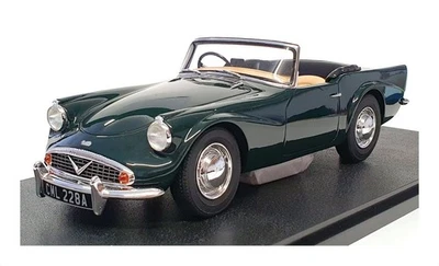 Cult 1/18 Scale CML117-2 - Daimler SP250 Dart - Green - Image 1 of 4
