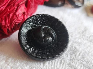 Bouton ancien en verre noir cœur spirale vintage 2,7 cm D14K - Picture 1 of 5