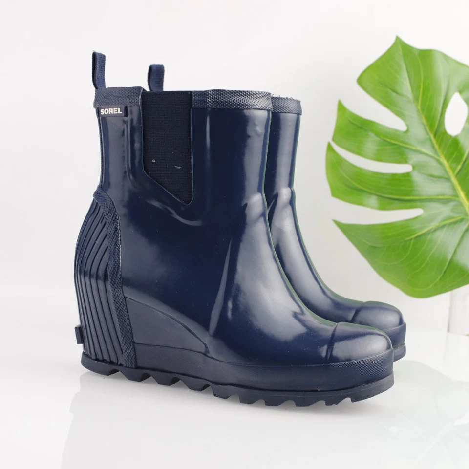 Bota de lluvia Sorel Joan para mujer talla 8 azul marino botín de goma brillante suela tacón de cuña Foto 1 de 4