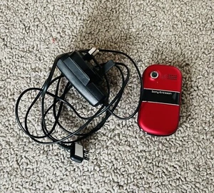 Sony Ericsson Z320 - Red Flip Folding Mobile Phone - Picture 1 of 4