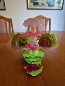 Hatchimals Colleggtibles Secret Scene Egg Playset Motorized Egg Pink Flowers - Picture 1 of 7