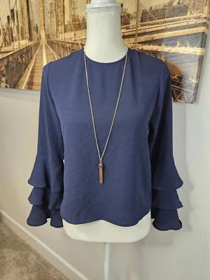 Nuevo sin etiquetas Top Meraki Chic Azul Marino Manga Volantes Foto 1 de 4