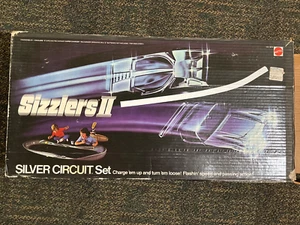 1975 Sizzlers 2 Track Silver Circuit Set With Original Van With Box - Bild 1 von 22