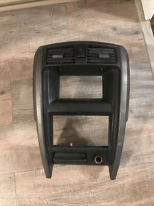 02 03 4 ISUZU AXIOM CENTER DASH RADIO TRIM BEZEL W/ AC VENTS 8972982296 OEM - Picture 1 of 10