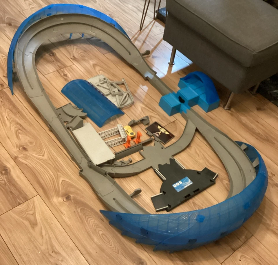 Disney Cars Florida 500 Track Speedway playset - Image 1 of 4
