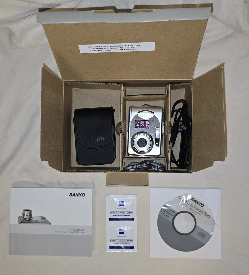Sanyo VPC-503 5.0MP Compact Digital Camera - Silver Complete in Box Y2K Portable - Image 1 of 4