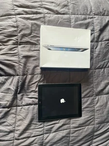 Apple iPad 3rd Generation 16GB Wi-Fi 9.7in, Model A1416 - Picture 1 of 6