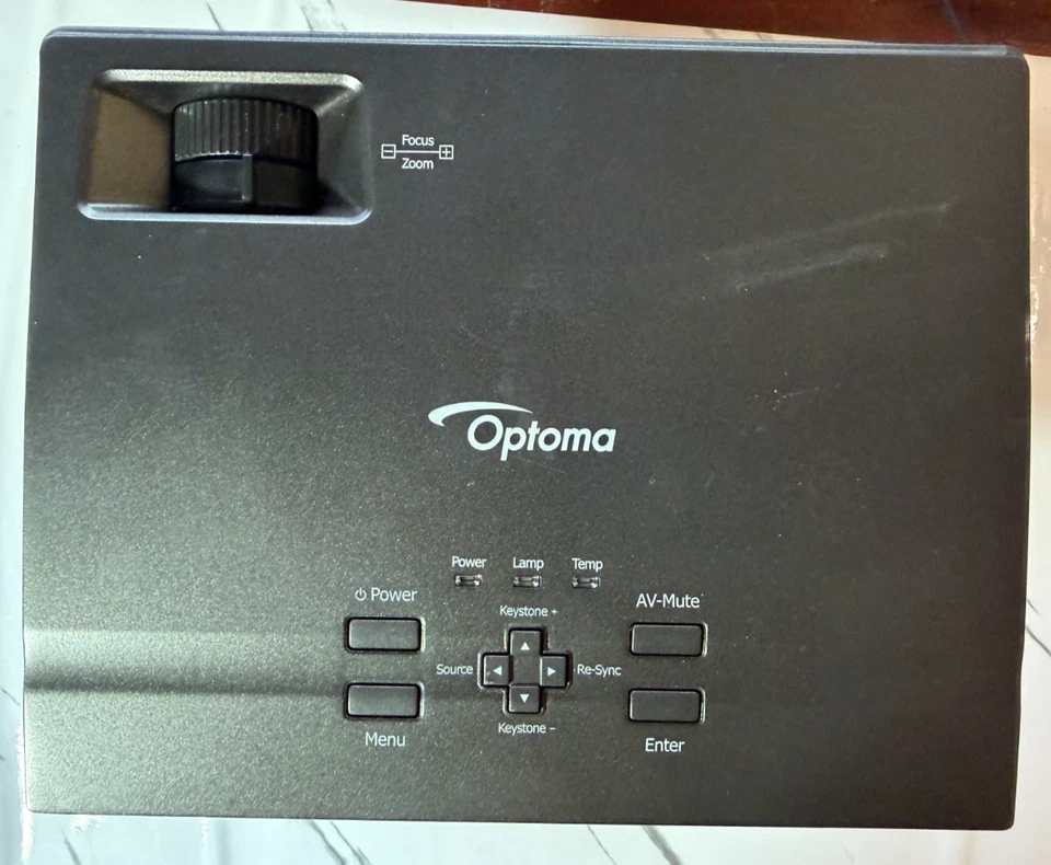 Proyector Optoma EP766 DLP 3200 Lúmenes HDMI VGA XGA FUNCIONANDO Foto 1 de 4