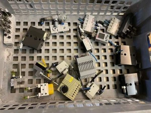 Lot (18 pieces) Pneumatic Elements Mechanical Engineering - Picture 1 of 12