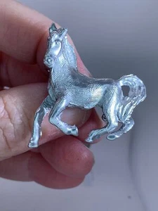 Horse Galloping Textured Vintage Silver Brooch Pin M-3107 - Picture 1 of 3