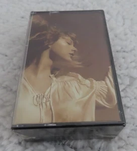 TAYLOR SWIFT Fearless (Taylor's Version) Double Cassette 2021 Republic Records - Picture 1 of 16