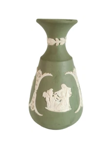 Jarrón Wedgewood verde jaspe 5" tres escenas de camafeo - Imagen 1 de 8