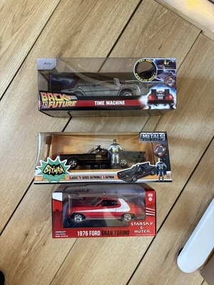 Jada 回到未来 1:24 DeLorean、蝙蝠车、蝙蝠侠罗宾、Starsky & Hutch — 第 1/4 张图片