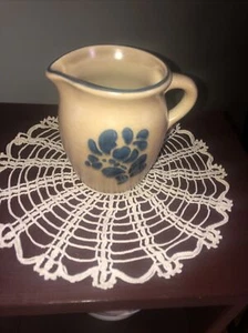 Pfaltzgraff FOLK ART Stoneware Creamer 024 Creamer Blue and Tan Made in USA. - Picture 1 of 6