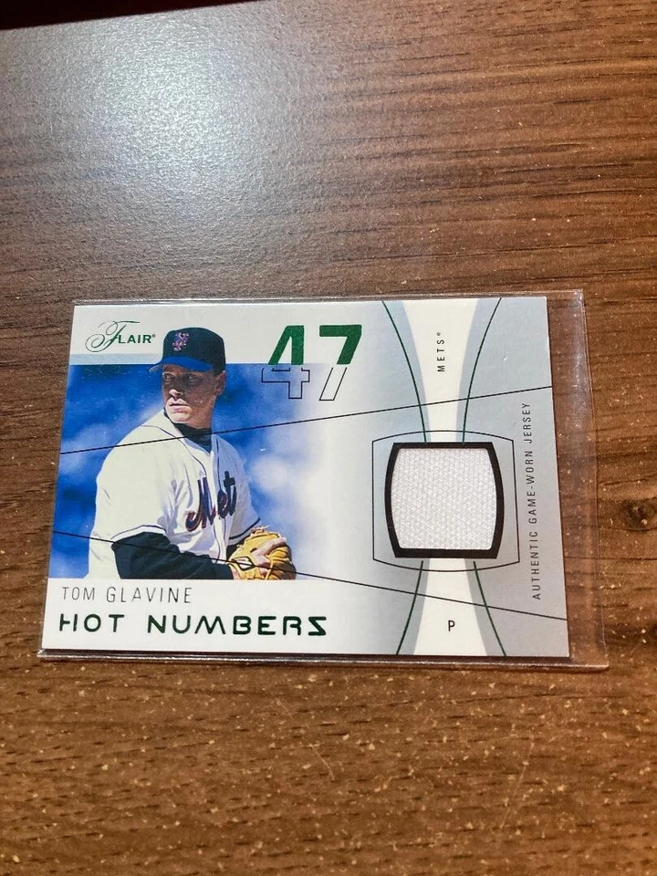2004 Flair Hot Numbers Game Used Green Tom Glavine #HN-TOG  Jersey - Image 1 of 1