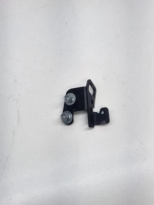 Barra de cierre de maletero Subaru Legacy 2005-2009 con pernos Foto 1 de 3