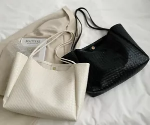 Black or white textured tote bag-simple yet chic - Picture 1 of 16