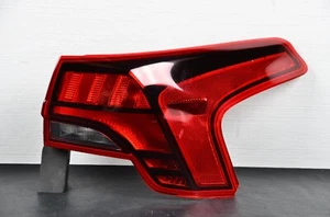 Chip! Luz trasera exterior halógena derecha Hyundai Santa Fe 2021-2023 OEM - Imagen 1 de 8