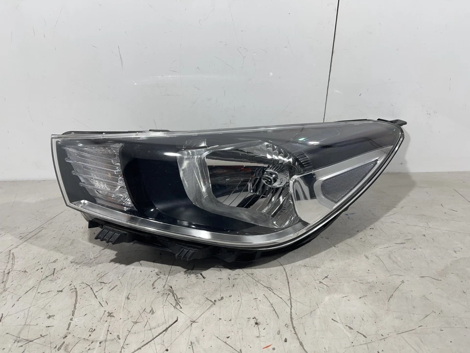 Faro delantero izquierdo halógeno KIA RIO MK4 2018-2023 92101H8000 GENUINO Foto 1 de 4