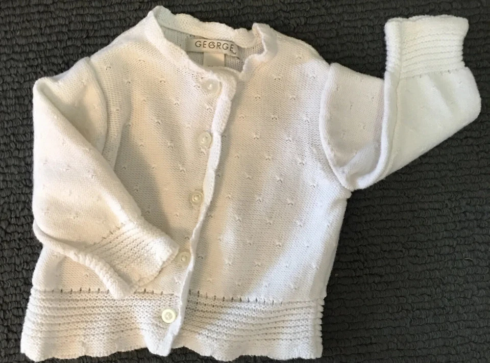 女宝宝白色开衫毛衣纽扣 12 码 Mos — 第 1/4 张图片