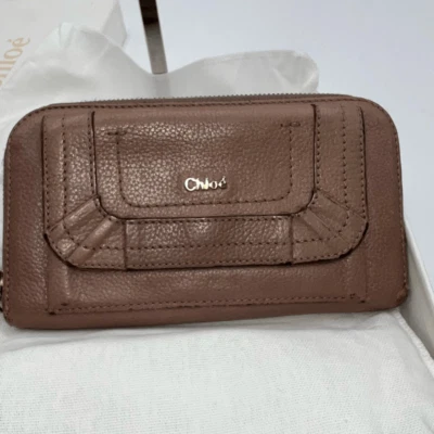 Cartera Larga Chloe Inclusión Completa Beige/Rubor Cremallera Alrededor Foto 1 de 4