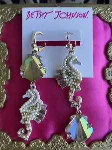 Betsey Johnson Surfmaid schillernde Jakobsmuschel weiß Seepferdchen Perlenohrringe - Bild 1 von 2