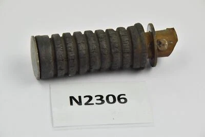 Yamaha RD 350 521 - rear footrest passenger pillion N2306 - Image 1 of 2