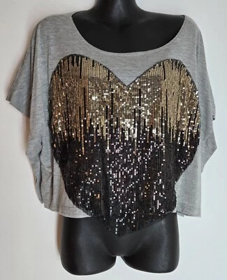 dELiA*s 2012 Junior's PEQUEÑA Lentejuelas Corazón Gris Gran Tamaño Camiseta Top Delia's Foto 1 de 4