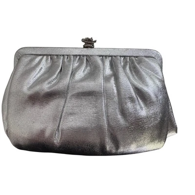 Cartera sin asas vintage Admiral metálica plateada con cierre de rosa Foto 1 de 4