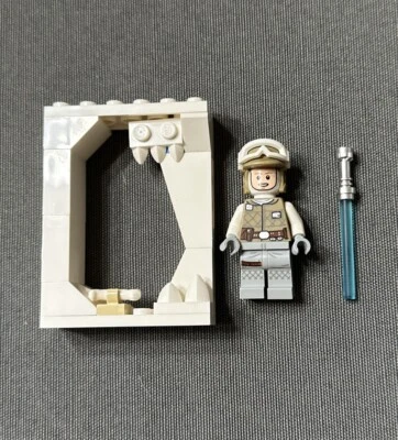 LEGO Advent, Star Wars 🎄 Hoth Luke Skywalker + Wampa Cave, 75340 CHRISTMAS 2022 - Image 1 of 3