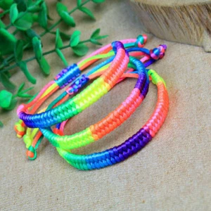 Venta al por mayor 50 piezas pulsera de amistad ajustable cuerda de neón colorida - Imagen 1 de 8