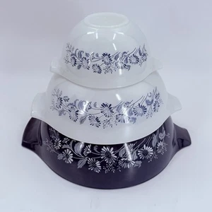 Set Of 3 Vintage Pyrex Colonial Mist Blue & White Cinderella Mixing Bowls - Picture 1 of 5