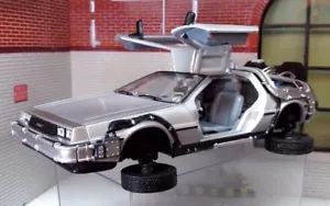 DeLorean Back to the Future 2 Transforming Flying Version 1:24 Scale Model Car - Picture 1 of 9