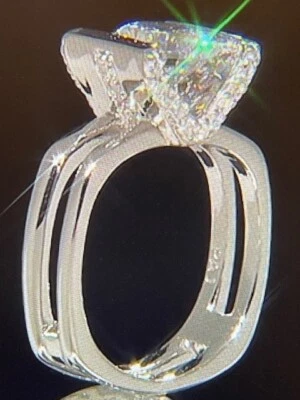 Anillo Circonita Cúbica Rodio Sobre Plata de Ley 3.60 ctw Talla 8 Foto 1 de 4