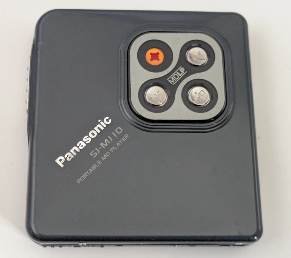 1 x Blue Panasonic SJ-MJ10 Minidisc Player with Remote Control - Image 1 of 4