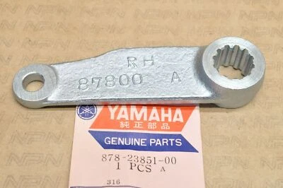 Brazo exterior de dirección Yamaha EX340 EX440 GPX338 GPX433 SRX340 SRX440 NOS OEM Foto 1 de 3