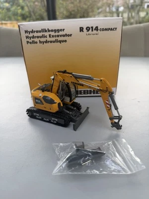 Liebherr 914 Compact Excavator Model 1/50 - Image 1 of 2
