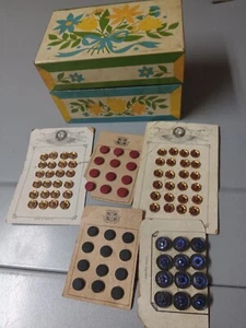 Vintage Knopfbox mit Geschichte (De Paris) (siehe BESCHREIBUNG) - Bild 1 von 7