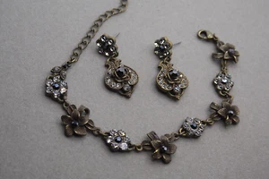 Victorian Trading Co Romantic Rhinestone Flower Bracelet Dangle Earrings Set - Picture 1 of 7