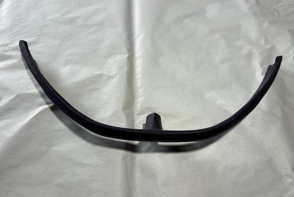 Parachoques delantero Ski-doo Mach Z Formula III CK3 Touring 98-03 NOS 800 700 600 MORADO Foto 1 de 4