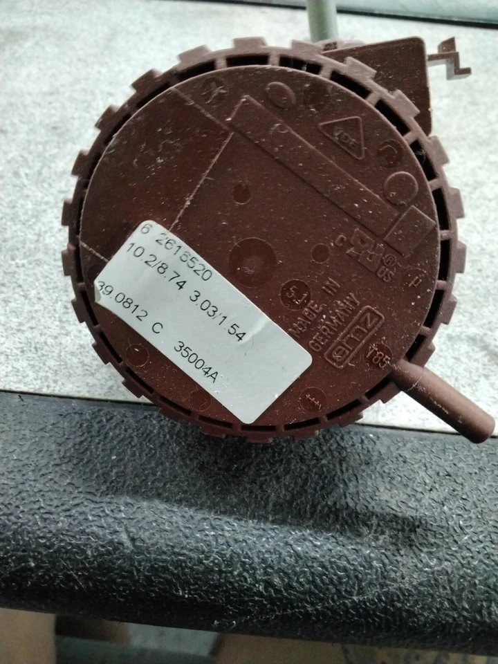 Interruptor de presión de nivel de lavadora Amana parte # 6 2616520 Foto 1 de 2